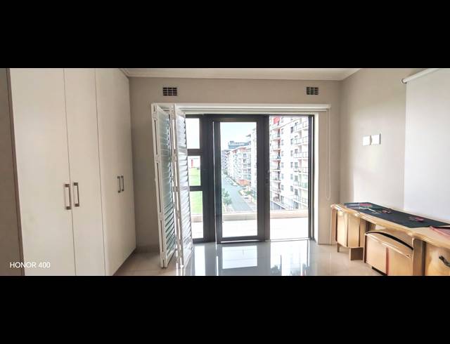 3 BEDROOM APARTMENT FOR SALE IN UMHLANGA RIDGE